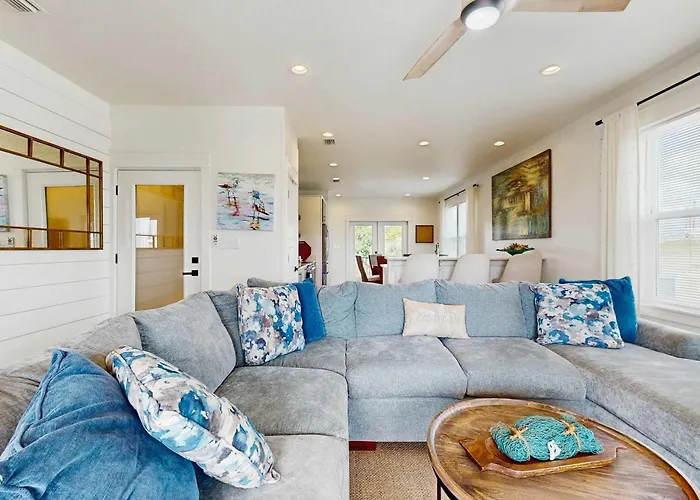 New Dog-friendly With A Private Pool Near The Gulf Holiday home Gulf Shores